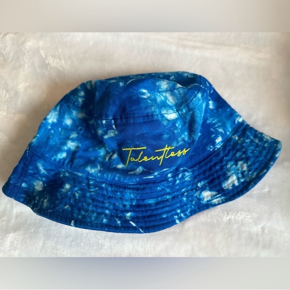 TALENTLESS Blue and White Tie-Dye Bucket Hat Unisex - Picture 7 of 13